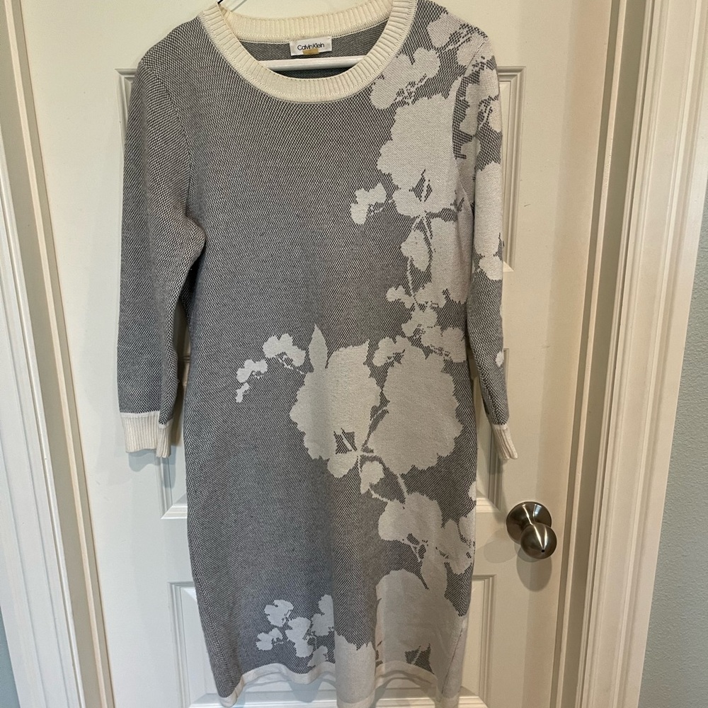 Calvin Klein Cream and Gray Knit Top